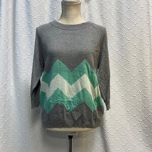 ❤️ ❤️ ❤️ size medium Gray and teal white Chevron soft cozy layers casual stretch